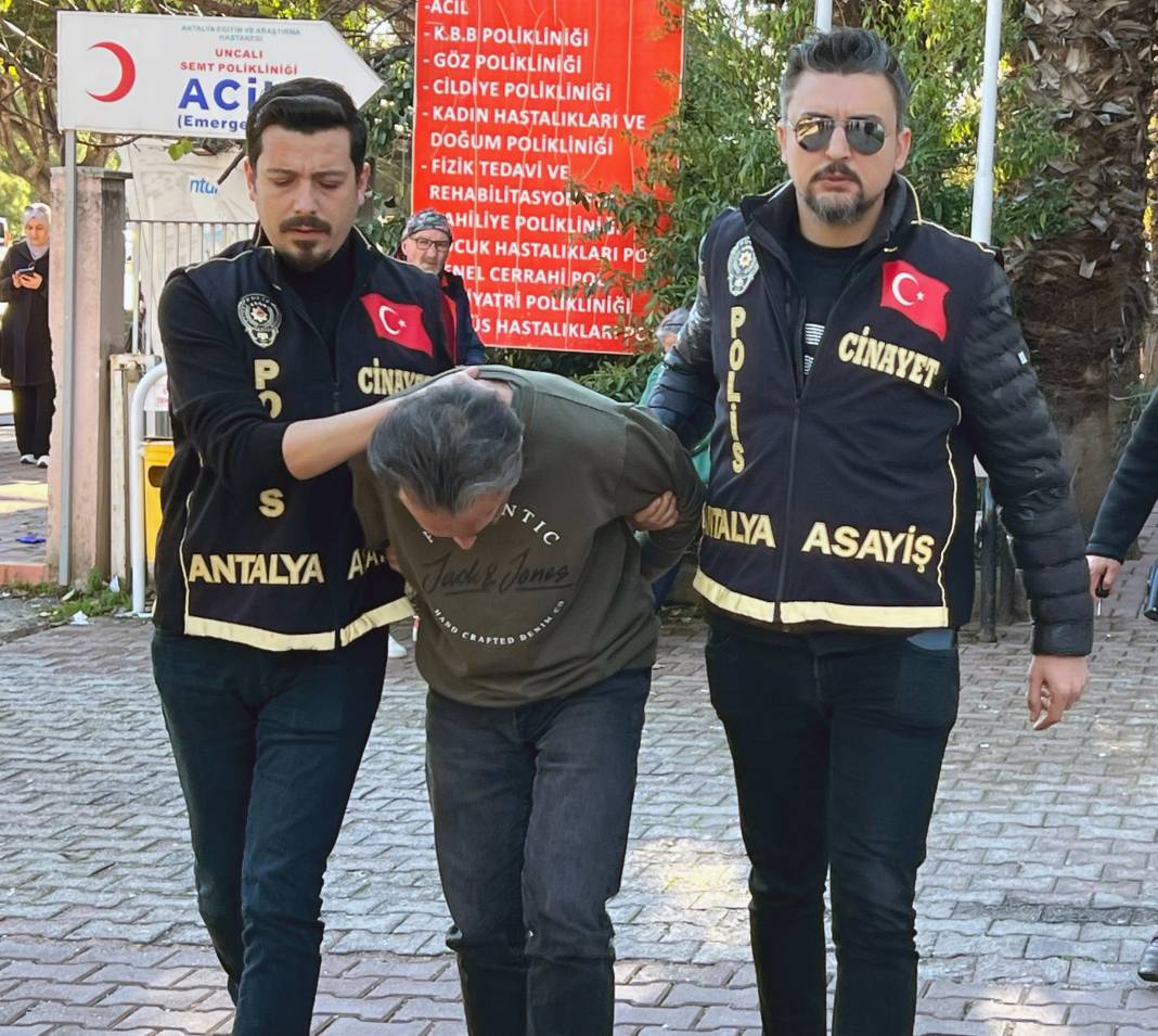 Motosiklet tamircisi eski eşinin üzerine benzin döküp ateşe verdi 8